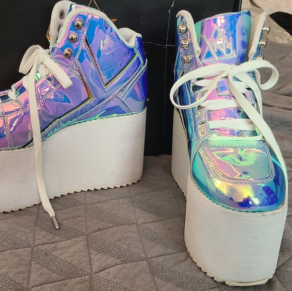 YRU Qozmo Sneaker Platforms - Picture 2 of 4